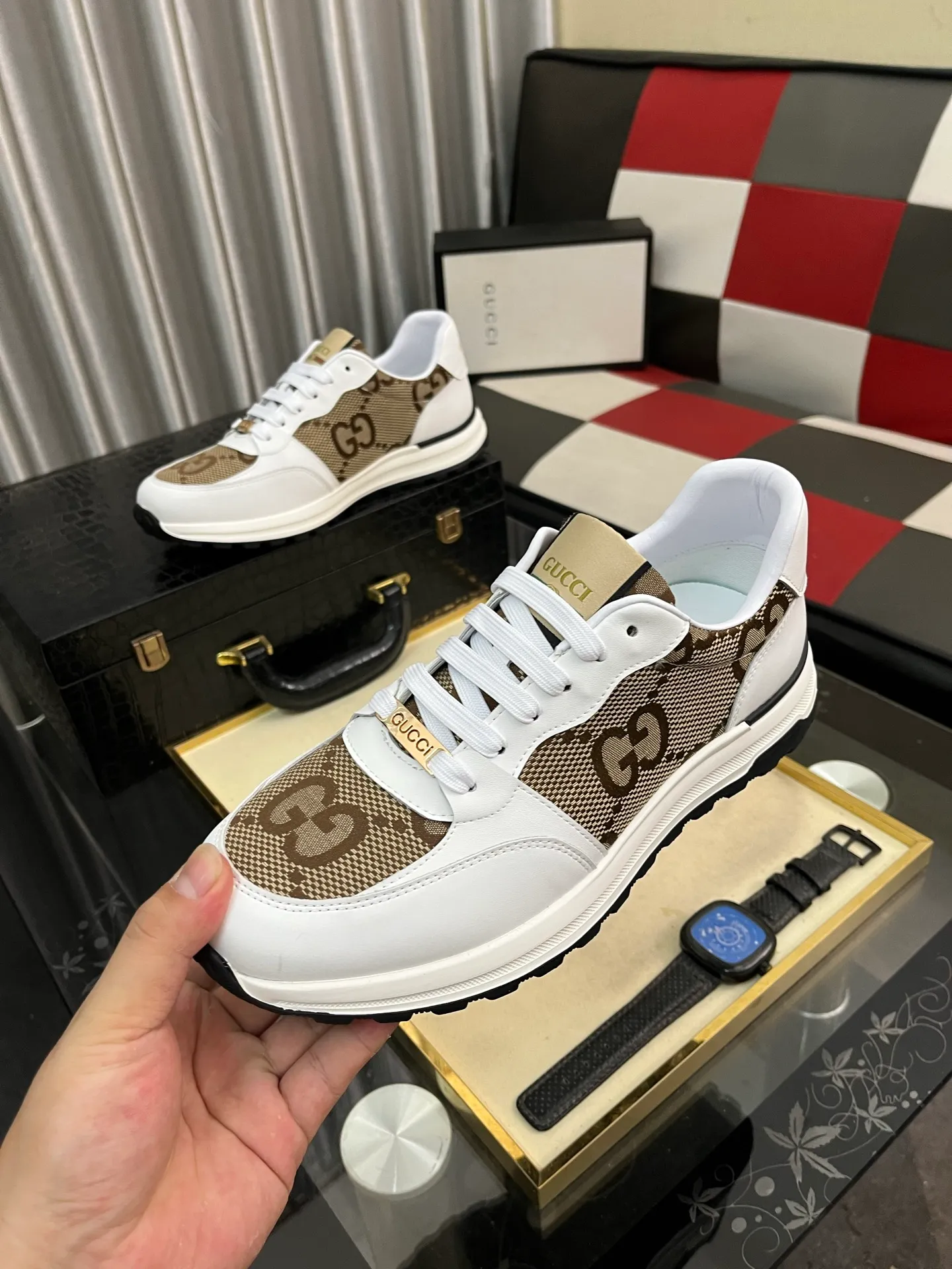 Men's shoes💰420⌚️⌚️[GUCCI] Gucci men's casual shoes are absolutely popular🔥The ultimate matching item for trendy men! The charm of super texture is irresistible, the main recommendation, the flower leather color is bright! The upper is made of high-quality cowhide + breathable fabric, sheepskin feet, wear-resistant rubber sole, noble and elegant! Extremely comfortable🎁🎁You can be as handsome as you want💪 38-442️⃣colors available